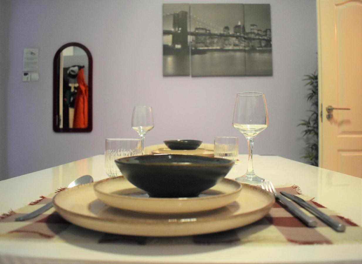 Yes, Yes! Lovely Apartment Good Amenities Budapest Center Екстериор снимка