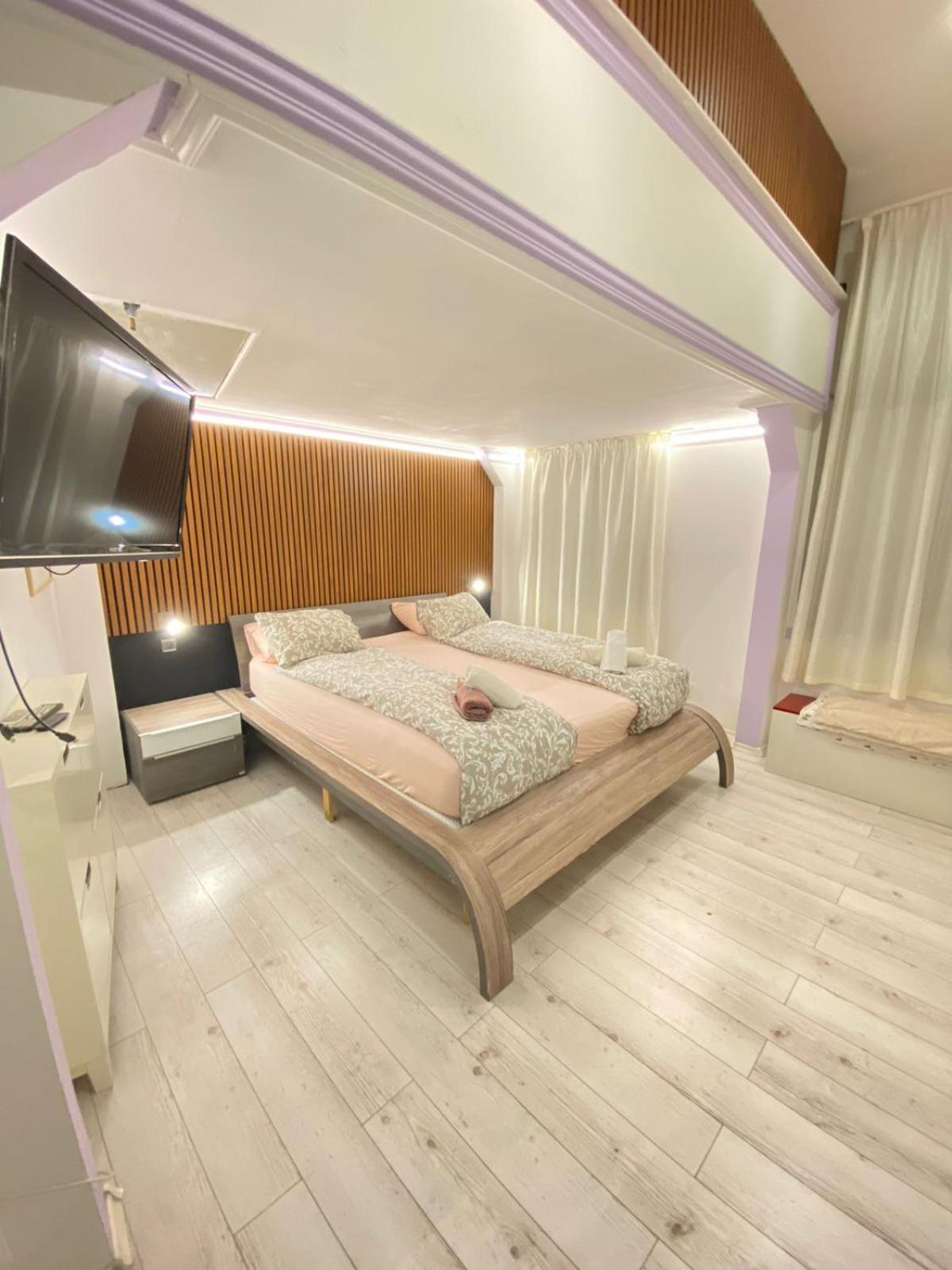 Yes, Yes! Lovely Apartment Good Amenities Budapest Center Екстериор снимка
